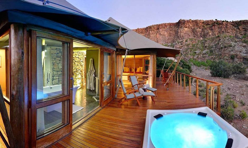 Lodge with private pool - South African Desert Holiday